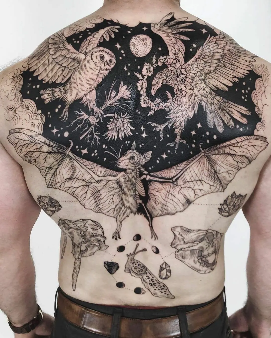 tatuagem de morcego barriga