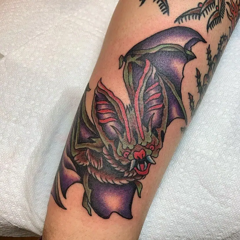 tatuagem de morcego colorido