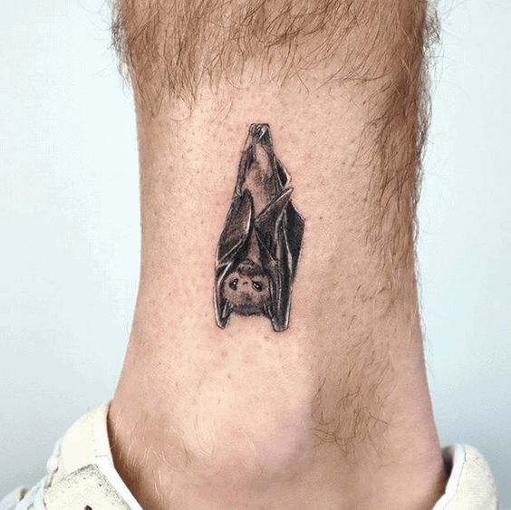 tatuagem de morcego diferente