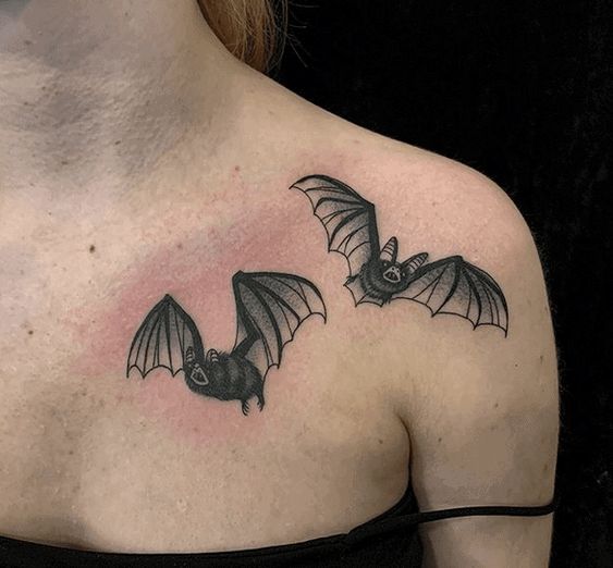 tatuagem morcego no ombro
