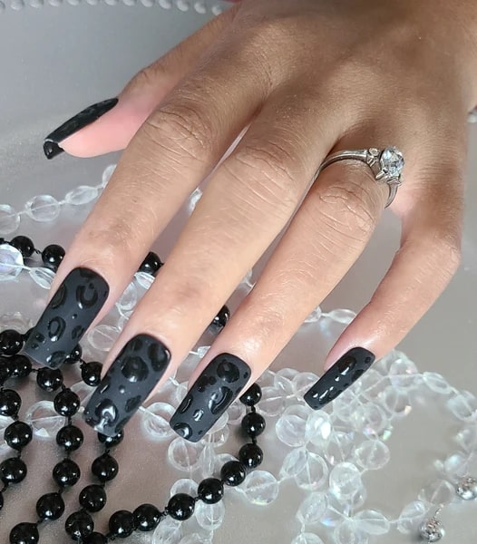 15 unhas longas e pretas com nail art de oncinha Pinterest