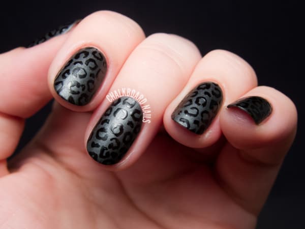 16 unhas de oncinha preta Chalkboard Nails