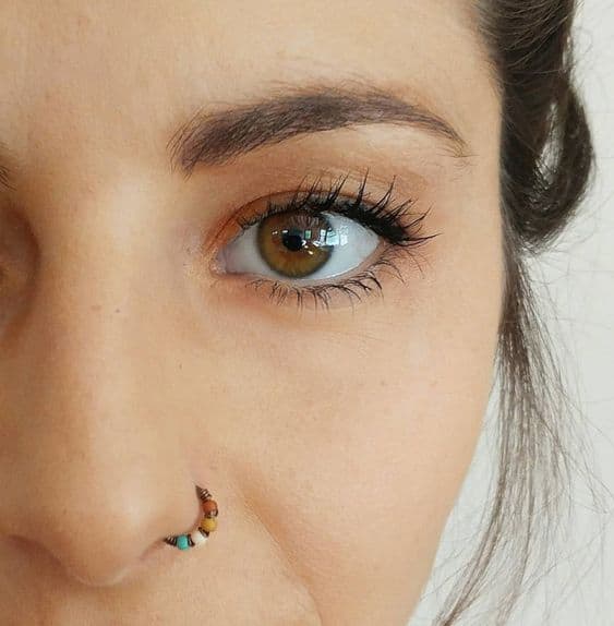 33 piercing de argola colorida nostril Pinterest