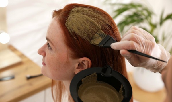 8 cuidados para gestantes pintarem o cabelo All Things Hair