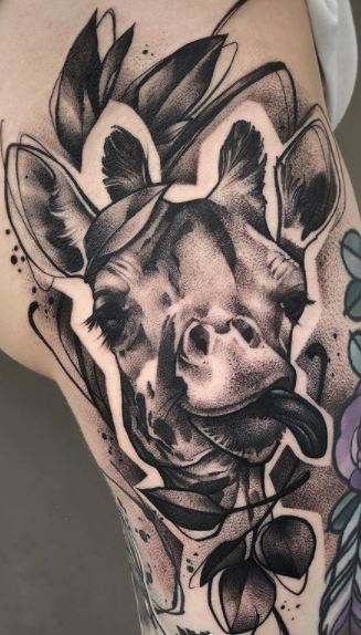 tatuagem Blackwork girafa
