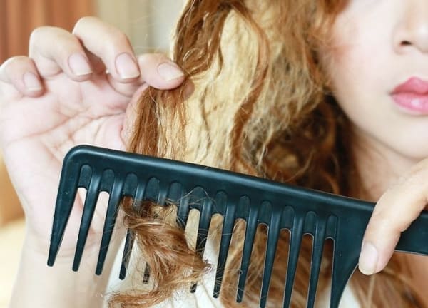8 como escolher pente para cabelo cacheado BrunetteOnaMission