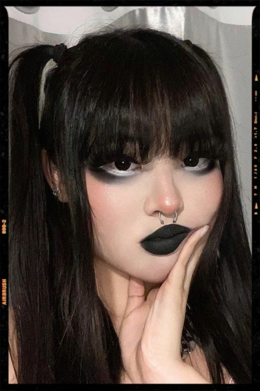 23 maquiagem e girl com olhos pretos Pinterest