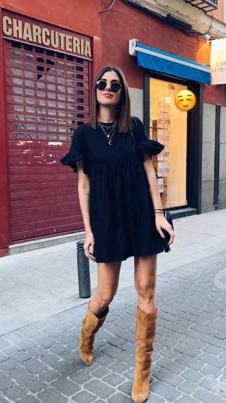 1 vestido preto curto com bota de cano alto Pinterest
