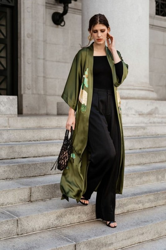 12 look preto com kimono estampado Pinterest