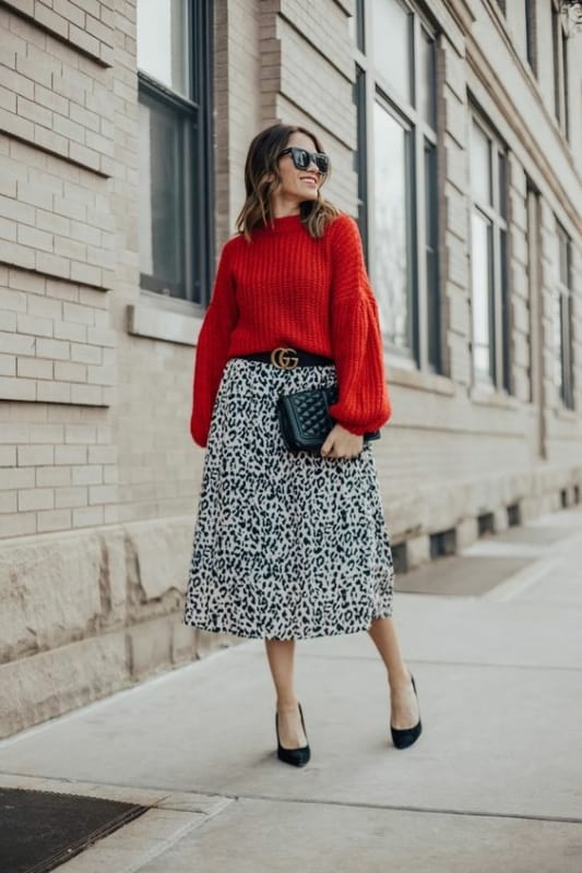38 look com saia e blusa de trico vermelha Pinterest
