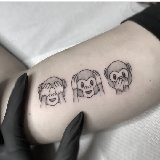 1 tattoo de emojis The XO Factor