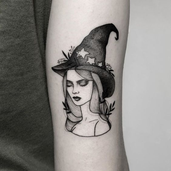 1 tatuagem delicada de bruxa Pinterest