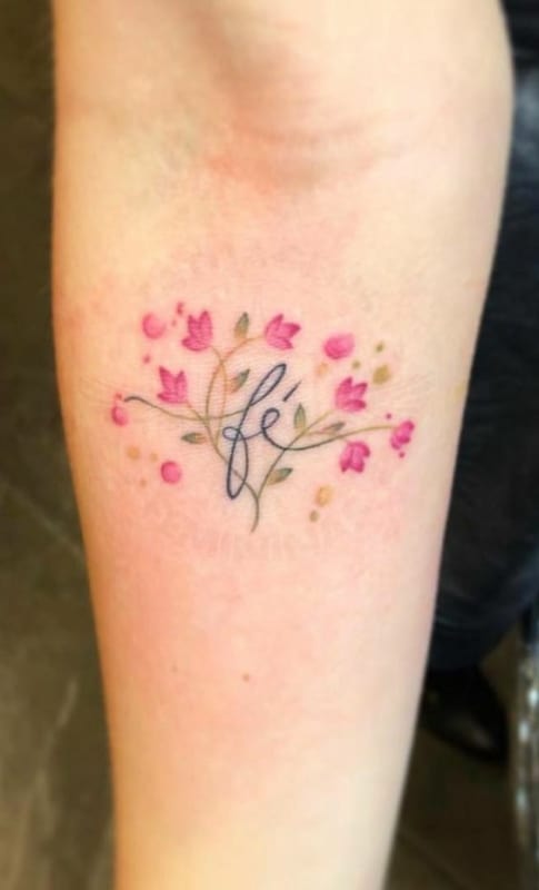 1 tatuagem delicada fe com flores coloridas Pinterest