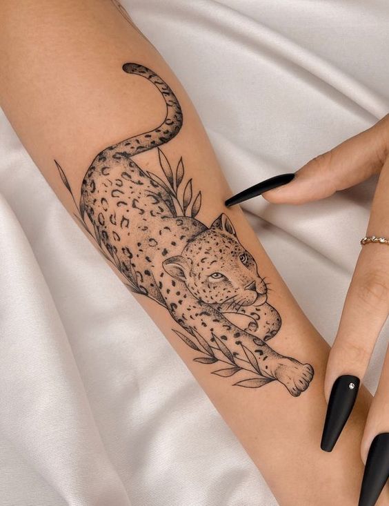 11 tatuagem feminina de onca Pinterest