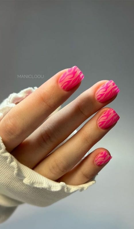 15 nail art rosa de zebra Manicloou