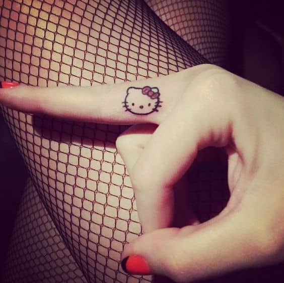 3 tatuagem Hello Kitty no dedo Pinterest