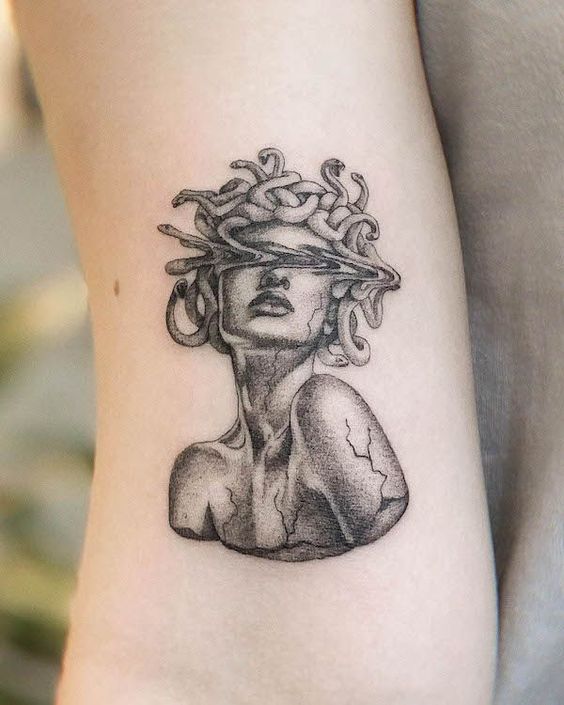 3 tatuagem de medusa no braco Pinterest