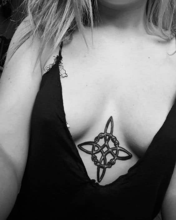 31 tatuagem de no de bruxa entre os seios Pinterest