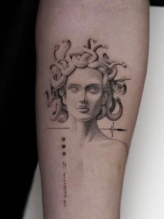 32 tattoo delicada de medusa Pinterest