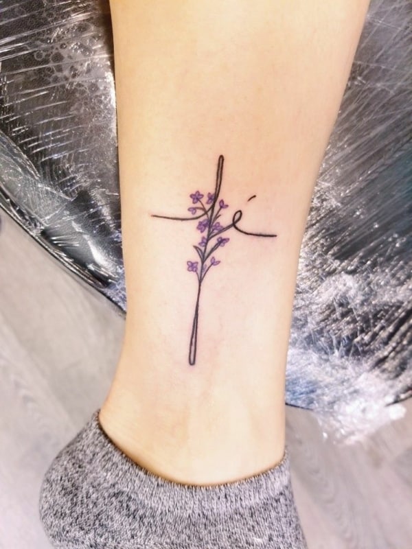 32 tatuagem feminina de fe na perna Pinterest