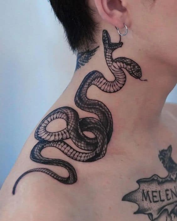32 tatuagem masculina de cobra no pescoco Pinterest