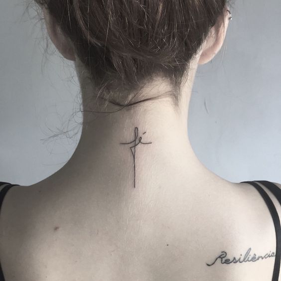 37 tatuagem fe feminina pescoco Pinterest