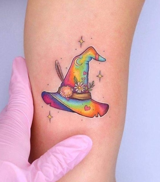 40 tatuagem colorida de chapeu de bruxa Pinterest