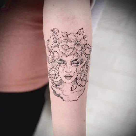 45 tatuagem de medusa com flores Pinterest