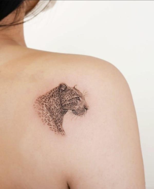 45 tatuagem onca delicada nas costas Pinterest