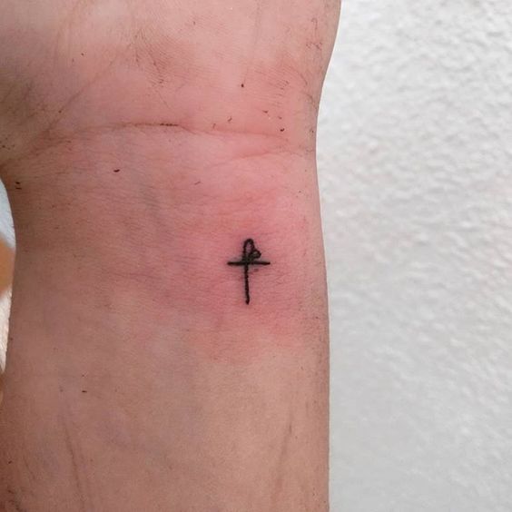 49 tatuagem pequena pulso fe Pinterest