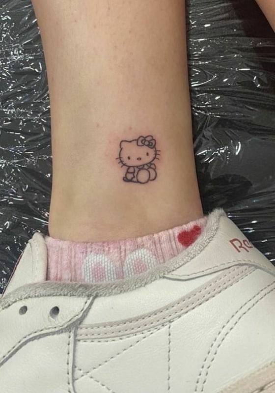 5 tatuagem delicada Hello Kitty Pinterest