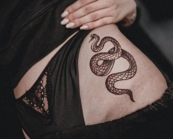 52 tattoo grande de cobra na virilha MYTATTOOKIT