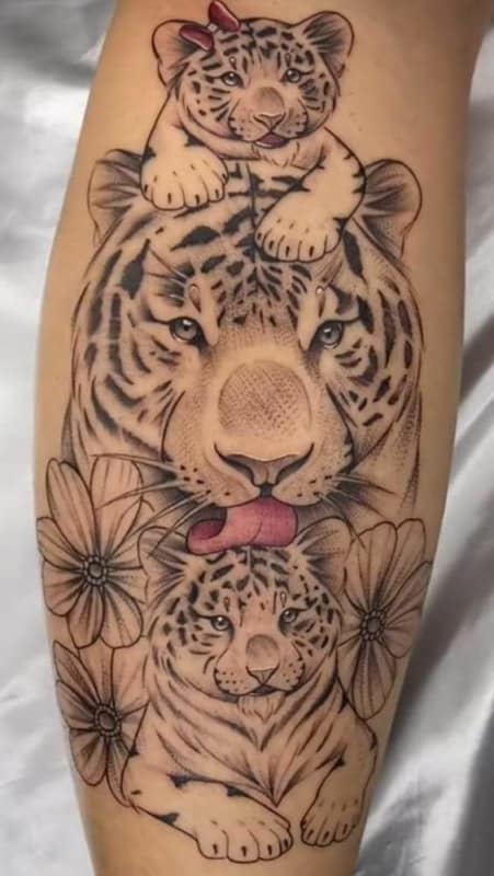 52 tatuagem grande onca com filhote Pinterest