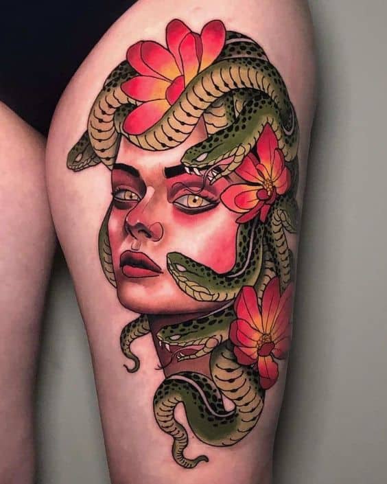 57 tatuagem grande e colorida de medusa Pinterest