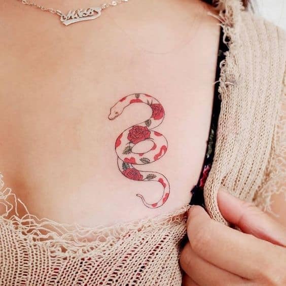 6 tattoo feminina de cobra Pinterest
