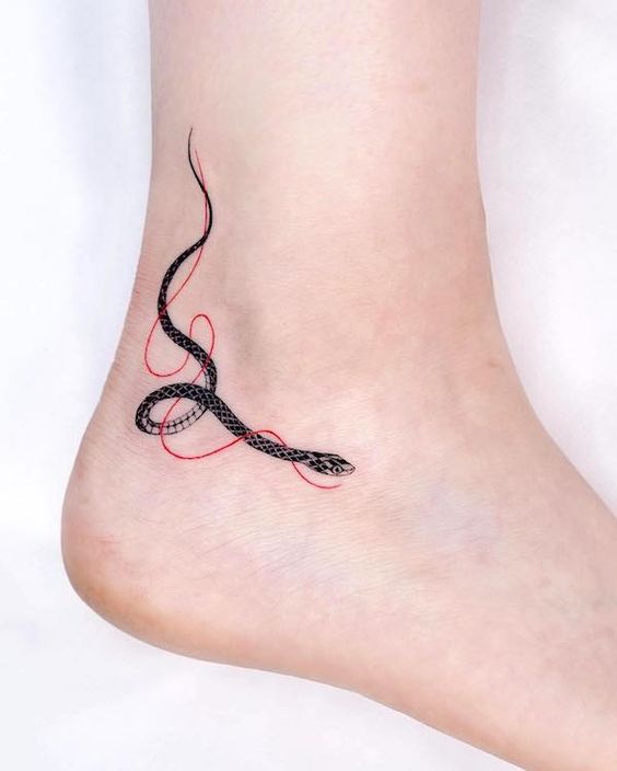 61 tatuagem de cobra pequena no pe Pinterest