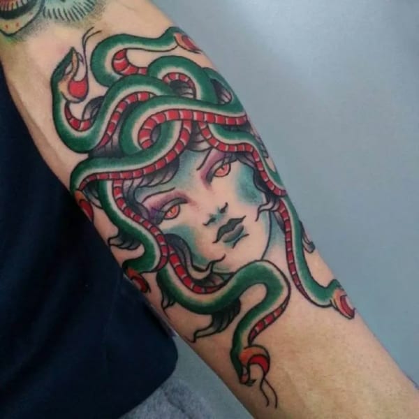 63 tattoo colorida de medusa no braco Pinterest