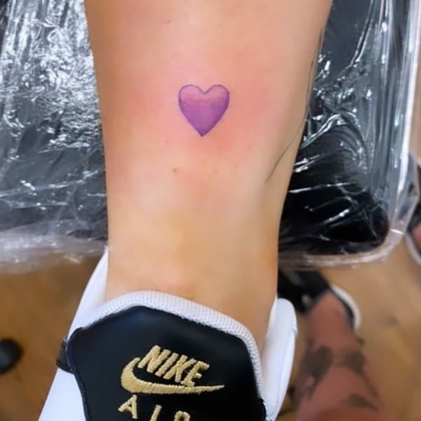 7 tatuagem emoji coracao Pinterest