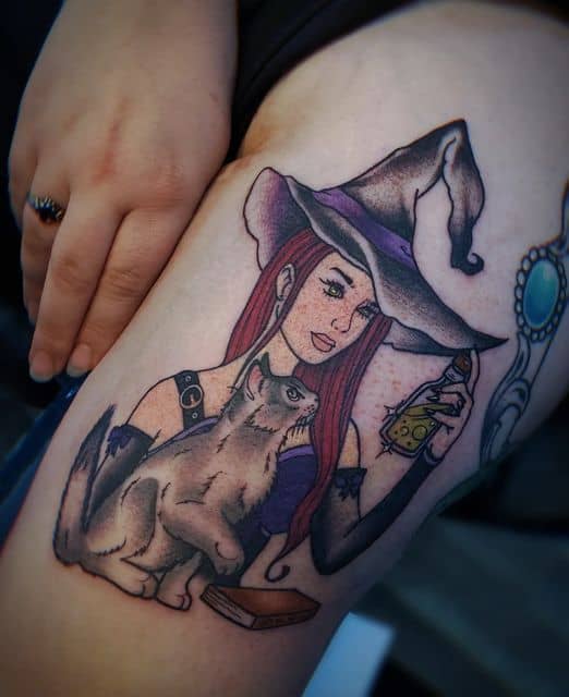 8 tatuagem colorida de bruxa e gato Pinterest