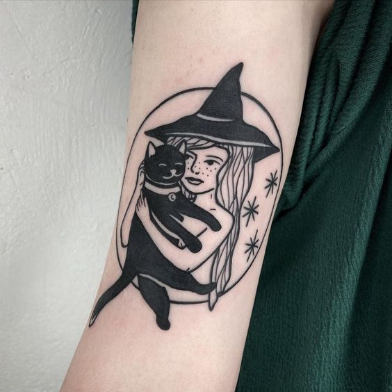 9 tatuagem de bruxa com gato Pinterest