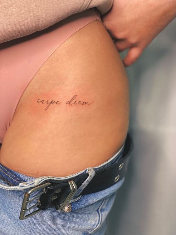 9 tatuagem feminina carpe diem TattosBoyGirl