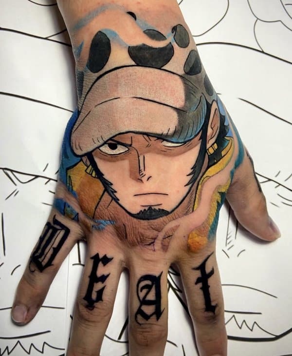 Trafalgar Law na mao