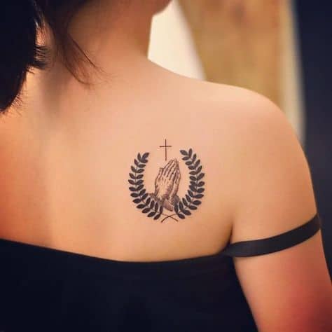tatuagem crista feminina costas