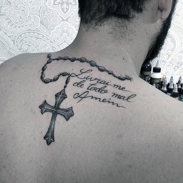 tatuagem crista masculina com frase