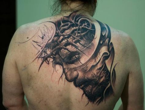 tatuagem crista masculina jesus nas costas