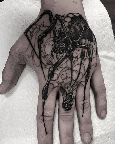 tatuagem de aranha grande