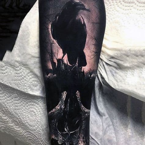 tatuagem de corvo escura