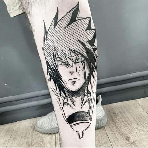 tatuagem do Sasuke na perna