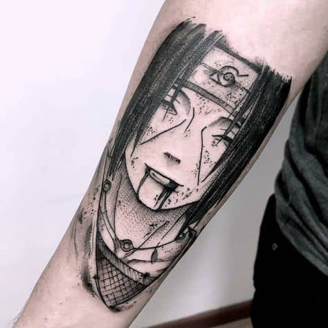 tatuagem do Sasuke no braco