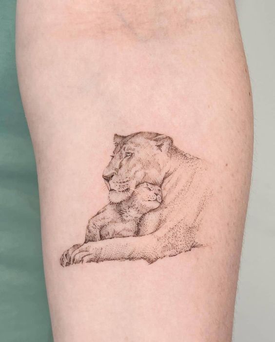 1 tattoo de leoa com filhote Pinterest